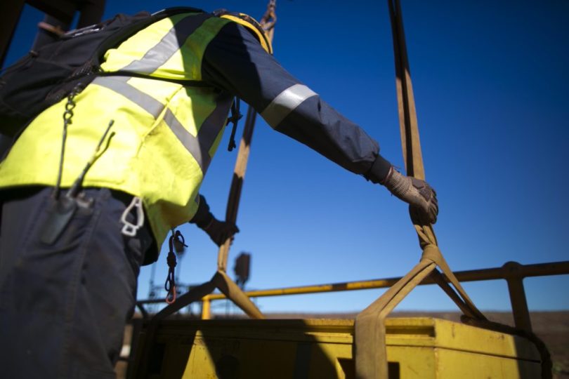 Bật Mí Bí Quyết Kéo Dài Tuổi Thọ Sling Xích Cẩu và Dây Cáp Cẩu